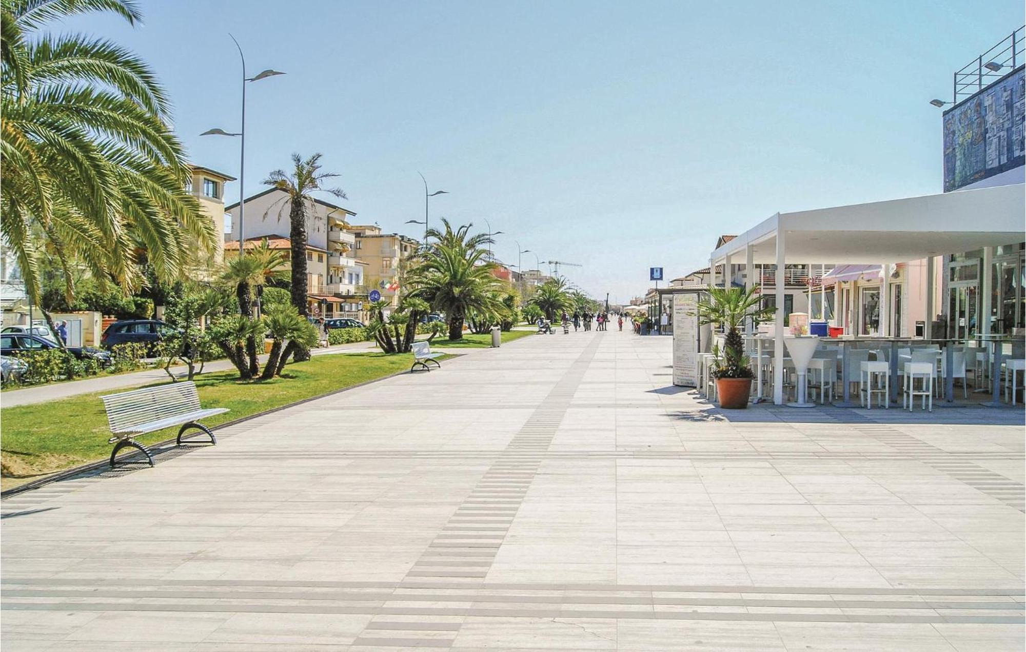 Sul Mare Apartment Lido di Camaiore Luaran gambar